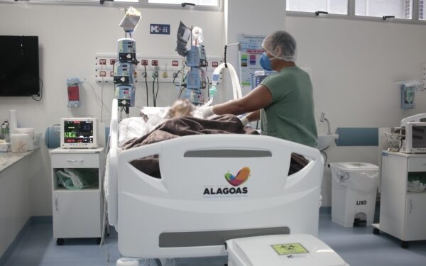 Em 30 dias, ocupação de leitos de UTI Covid despenca 53% e chega a 21%