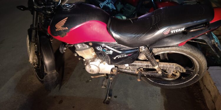 Polícia recupera moto roubada no conjunto Deda Paes