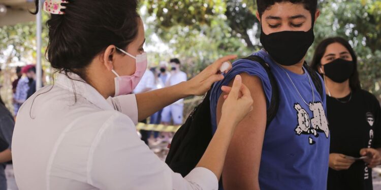 Vacinação de adolescentes
