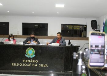 Vereadores debatem prestação de serviço da casa; Alcione Pinto solicita distribuição de absorventes para mulheres carentes