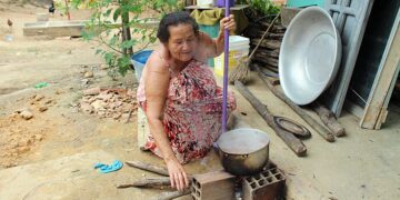 Comunidade carente de Maragogi volta a cozinhar a lenha