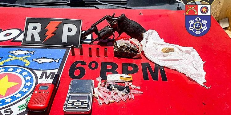 Material apreendido pela Polícia Militar