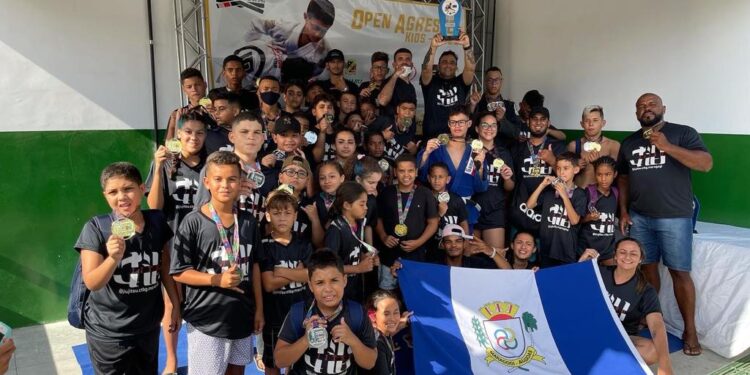 Equipe de Jiu-Jitsu Game Fight Maragogi traz dois troféus e mais de 40 medalhas para a cidade
