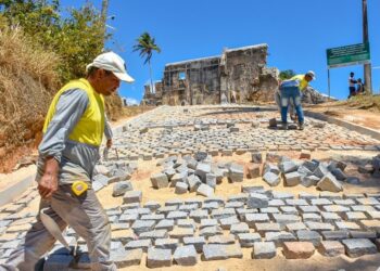 Maragogi: Prefeitura inicia o calçamento do acesso às ruínas do Mosteiro de São Bento