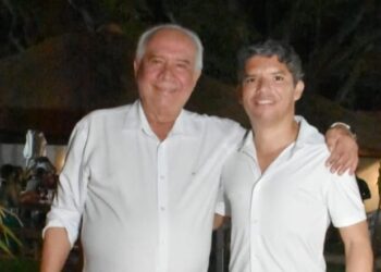 Júnior da Saneape e prefeito Sérgio Lira participam de evento do encerramento do filme Saraliaeleia