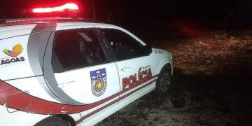 Filho é preso após agredir a própria mãe por não encontrar comida pronta