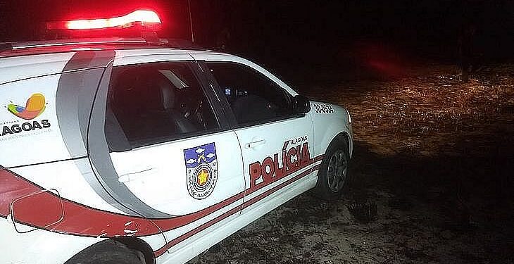 Filho é preso após agredir a própria mãe por não encontrar comida pronta