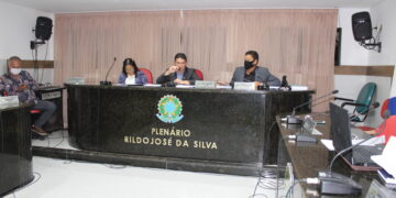 Câmara aprova LOA e o PPA; Alcione Pinto pede rateio do FUNDEB para profissionais da educação