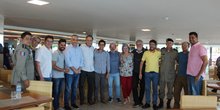 Maragogi: A convite do Presidente da Câmara, Alfredo Gaspar reúne-se com representantes do Trade Turístico