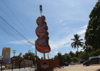 Churrascaria Nelorão Grill apresenta gigantesca decoração em forma de picanha