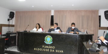 Vereadores aprovam rateio do FUNDEB e PCCS da Saúde em Sessão Extraordinária