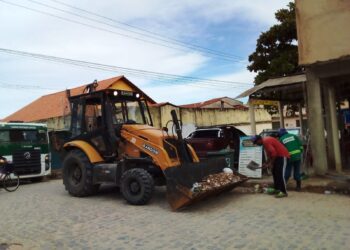 Com a alta temporada, Saneape retira mais de 50 toneladas de lixo diariamente em Maragogi