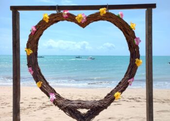 Decoração instagramável em Burgalhau desaparece; gestante e mãe de três filhos, dona faz apelo: “É o meu sustento”