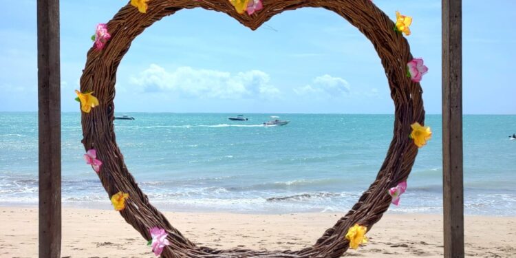 Decoração instagramável em Burgalhau desaparece; gestante e mãe de três filhos, dona faz apelo: “É o meu sustento”