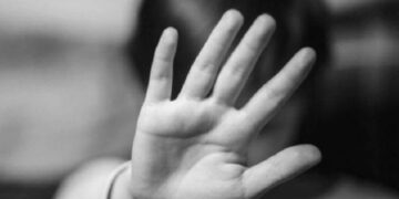 Familiares flagram tio abusando sexualmente sobrinho de 11 anos dentro de casa