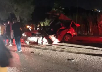 Colisão entre ônibus e carro de passeio deixa um morto e dois feridos na AL-101 Norte