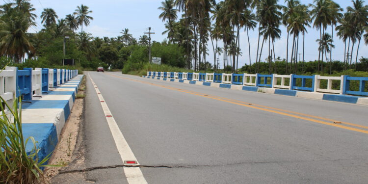 Pintadas por cima, podres por baixo; pontes de Maragogi estão sendo recuperadas