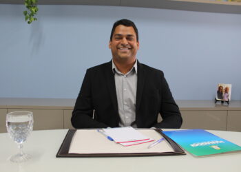 Prefeito interino diz que não mudará uma vírgula em Maragogi enquanto Sérgio Lira estiver no exterior