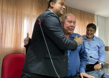 Gabriel Vasconcelos toma posse como prefeito interino pela 2ª vez