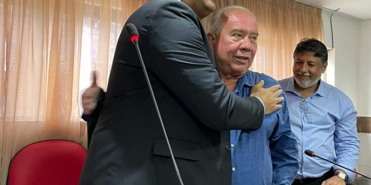 Gabriel Vasconcelos toma posse como prefeito interino pela 2ª vez