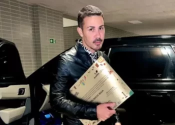 Carlinhos Maia recebe título de Imperador do Turismo de Alagoas