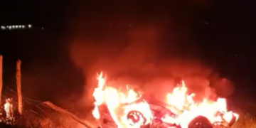 BARRA DE SÃO MIGUEL- Após colisão, veículo incendeia e deixa três mortos carbonizados  na AL 101 Sul; vídeo