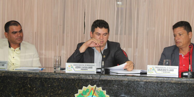 MARAGOGI — Vereadores aprovam 13% de aumento salarial para profissionais da educação