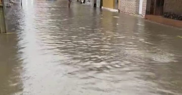 Maragogi — Sem energia, sem água e ruas alagadas