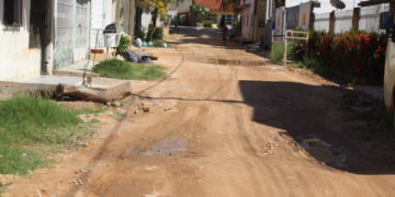 MARAGOGI — Após chuvas, ruas de São Bento ficam quase intransponíveis