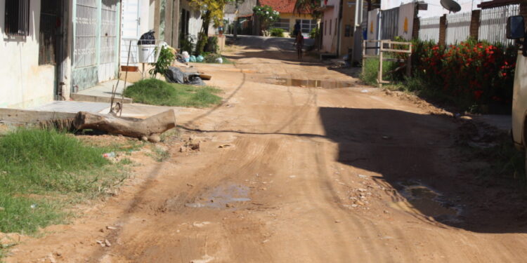 MARAGOGI — Após chuvas, ruas de São Bento ficam quase intransponíveis