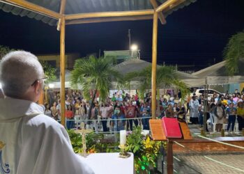 Paróquia de Japaratinga e São Bento encerra Semana da Família com carreata