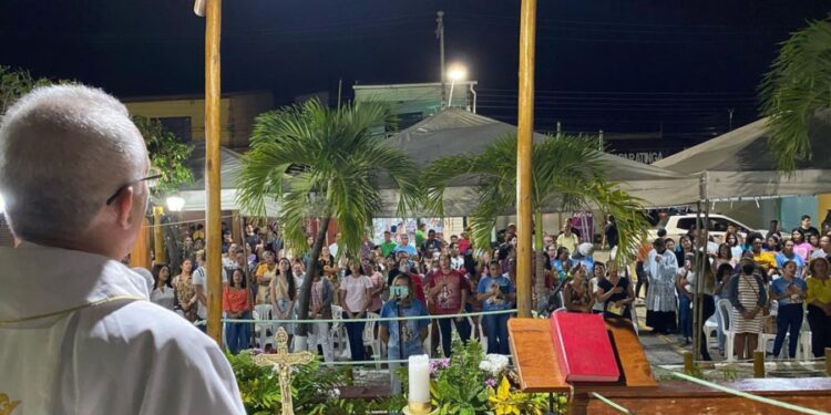 Paróquia de Japaratinga e São Bento encerra Semana da Família com carreata