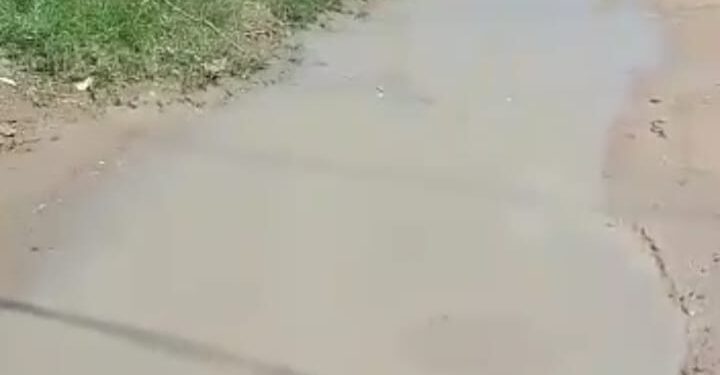 MARAGOGI – Esgoto da Casal transborda e alaga ruas em Barra Grande