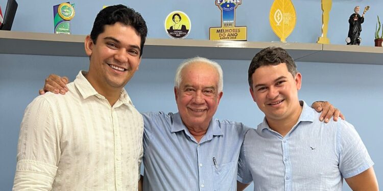 Avanil Cavalcanti, irmão do vereador Júnior de Jozemir, assume a secretaria de infraestrutura de Maragogi