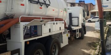 Caminhão com tecnologia de última geração da Saneape chega em Maragogi para desobstruir galerias e redes de esgoto