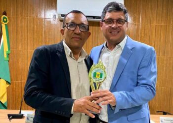 Em Japaratinga, vereador Silvinho homenageia Presidente do Hospital da Região Norte (HRN) com título de Cidadão Honorário