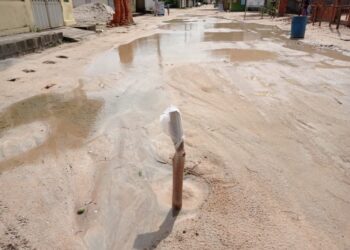 Transtorno e vergonha — Empresa destrói ruas inteiras de São Bento e não as recupera após canalizações de saneamento