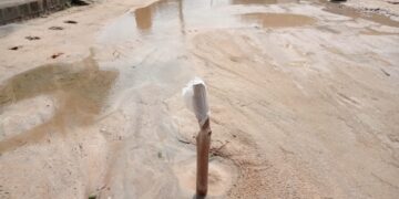 Transtorno e vergonha — Empresa destrói ruas inteiras de São Bento e não as recupera após canalizações de saneamento