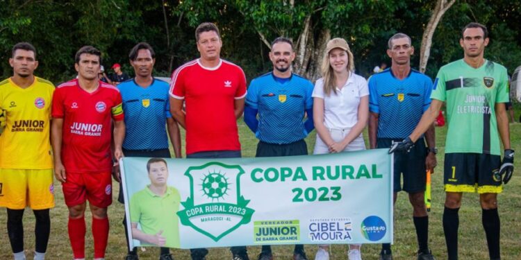 Deputada Cibele Moura acompanha copa da zona rural de Maragogi realizada pelo vereador Júnior de Barra Grande