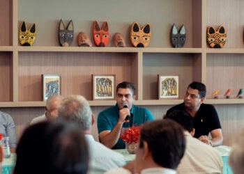 Em coletiva de imprensa, Gabriel Vasconcelos lança pré-candidatura a vereador por Maragogi