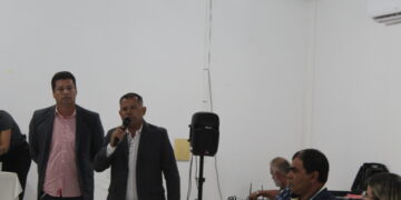 Câmara de Vereadores homenageia Assis Lima, repórter do Maragogiro, com título de Cidadão Honorário