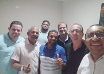 Vereadores em Japaratinga declaram apoio ao prefeito Déo; o trabalho continuará